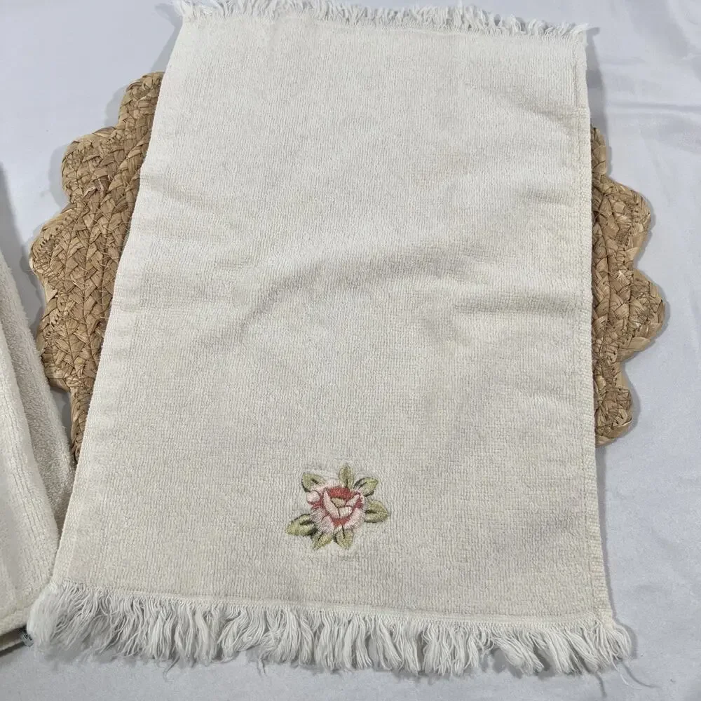 Vintage Set of 3 Avanti Ivory Pink Flower Rose Fingertip Hand Towels 100% Cotton